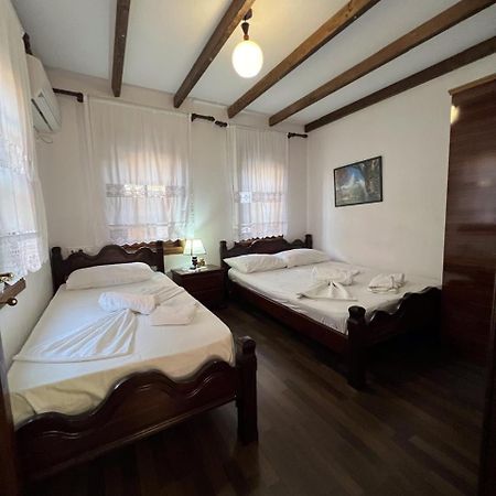 Pjetri House 호텔 베라트 외부 사진
