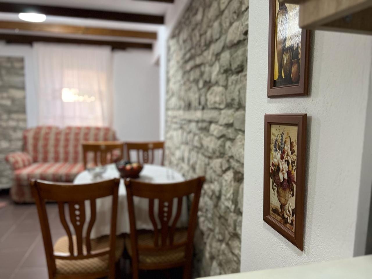 Pjetri House 호텔 베라트 외부 사진