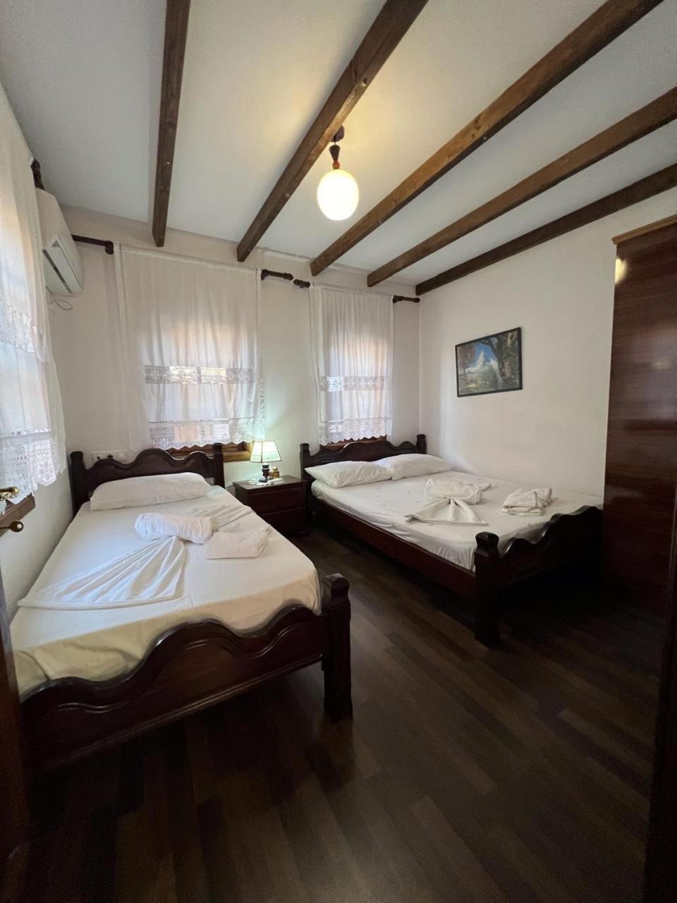 Pjetri House 호텔 베라트 외부 사진